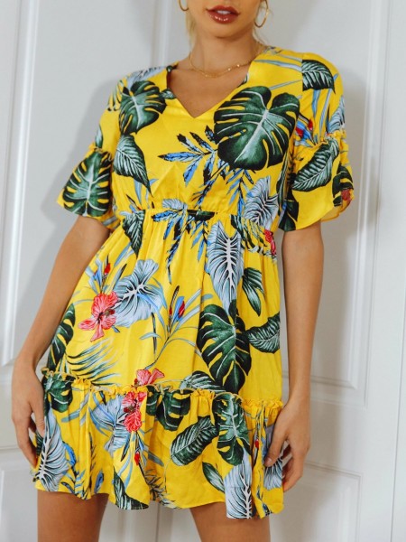Fırfırlı Tropikal Desenli Elbise